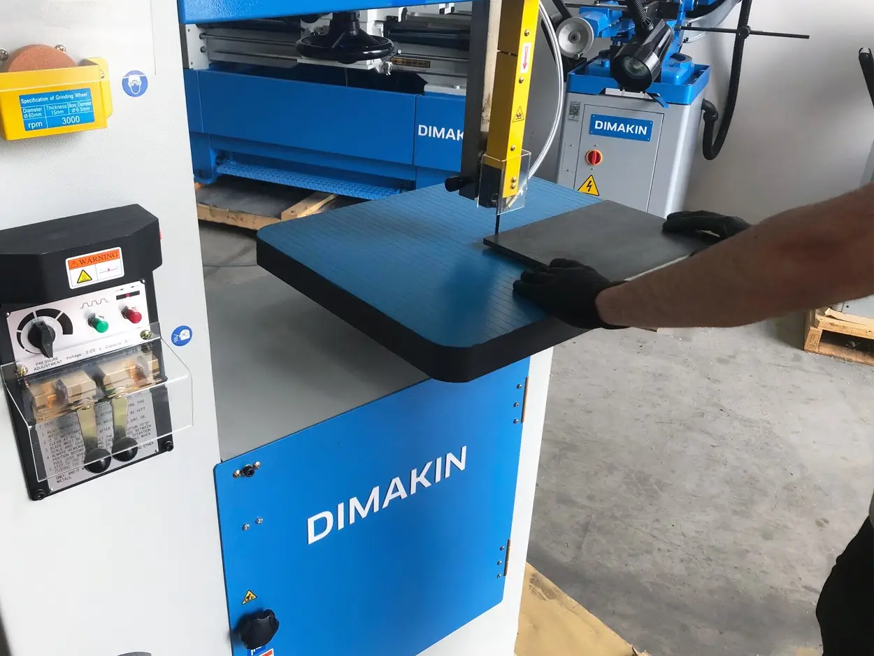 Bandsaws Applications of Horizontal & Vertical Bandsaws in Metalworking
